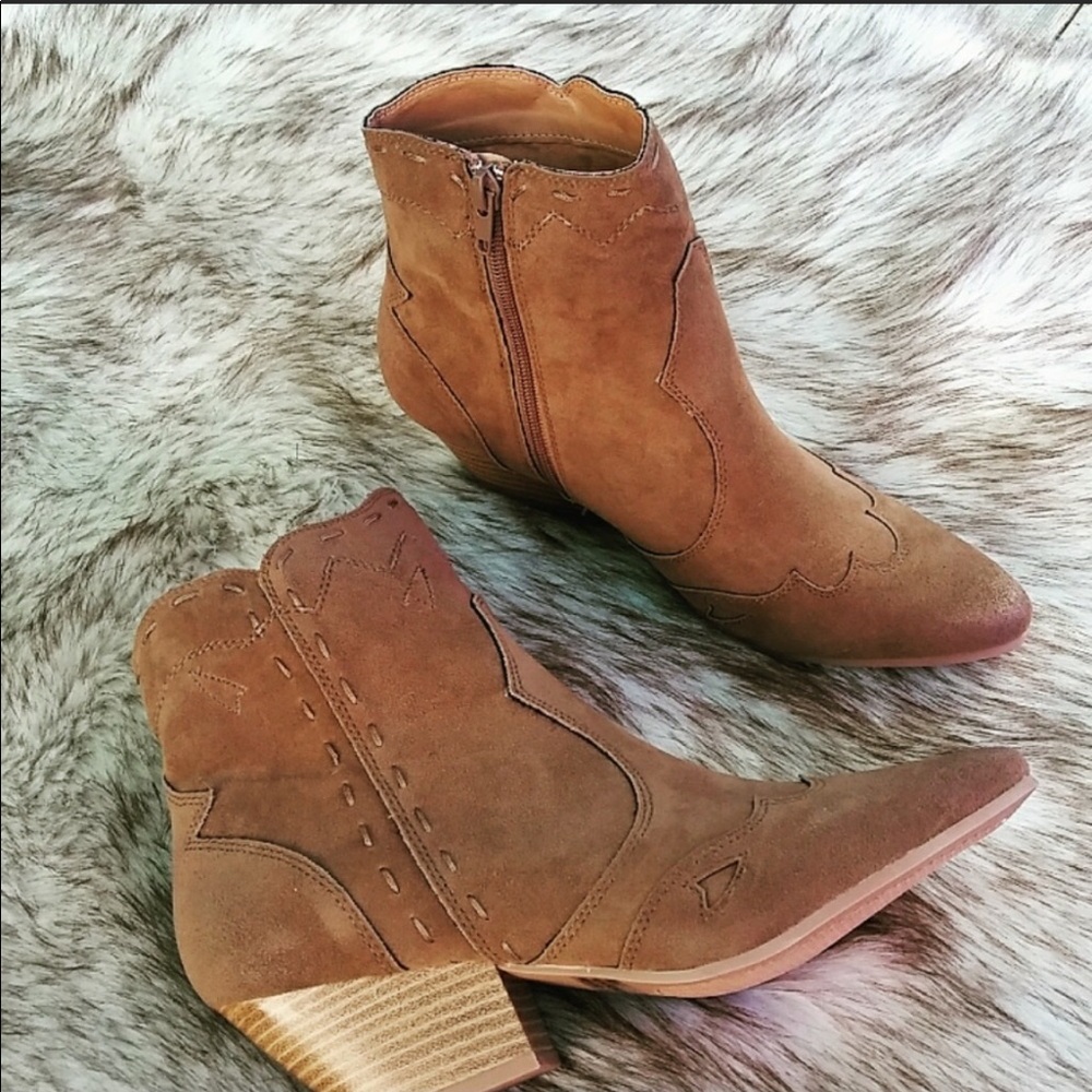 The Frankie. Taupe Western Gal Booties